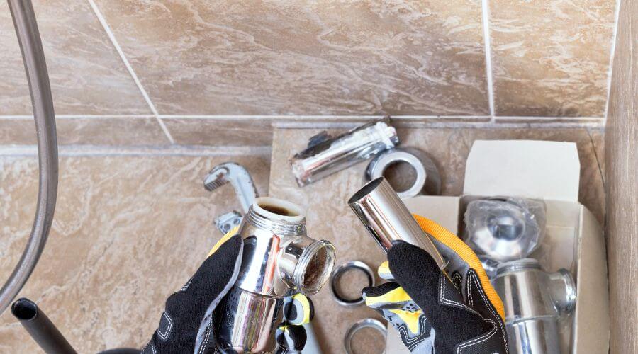 Professional gutter cleaning in Holtsville, NY